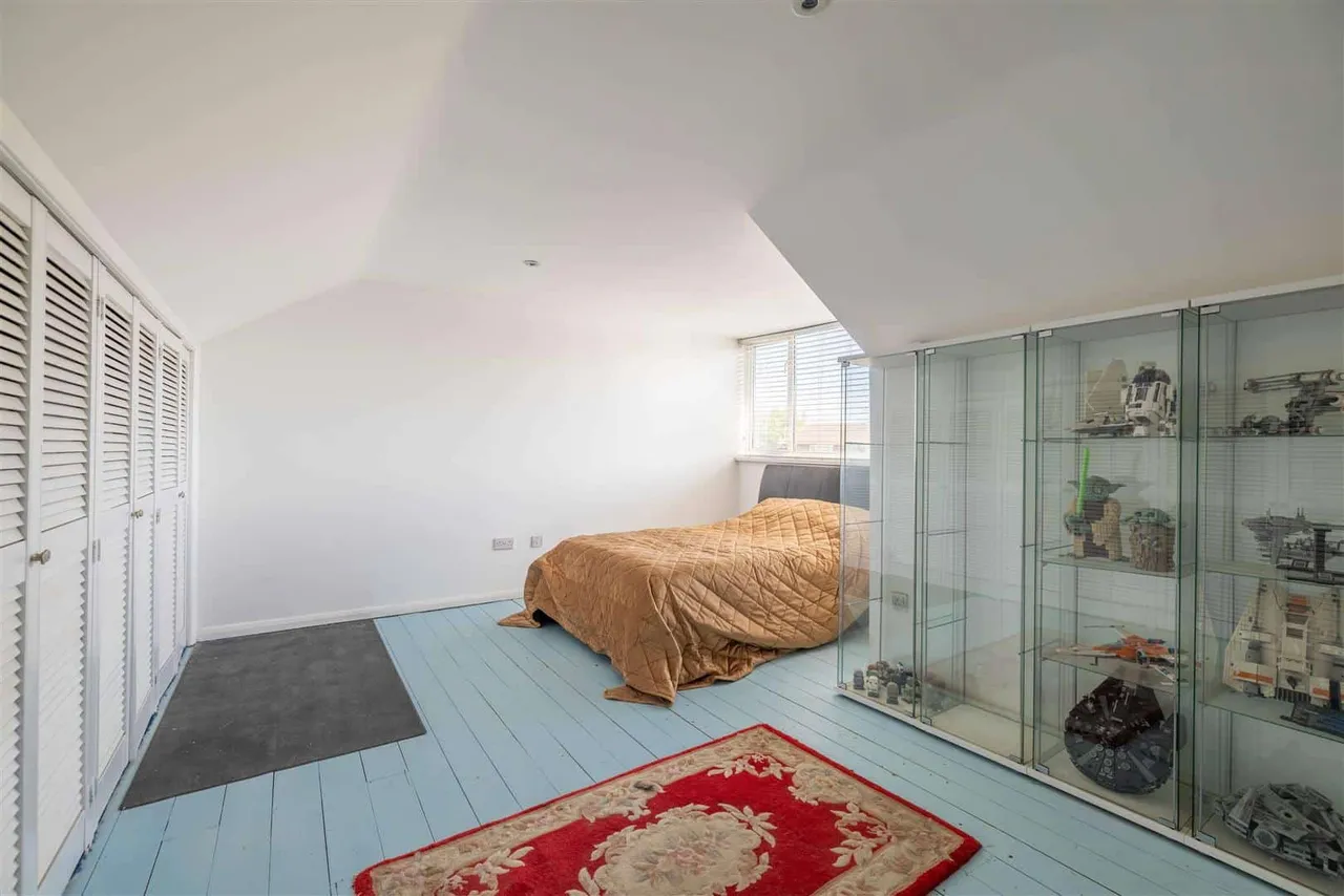 Grove Close, Old Windsor, Windsor, SL4 2LY, photo 15