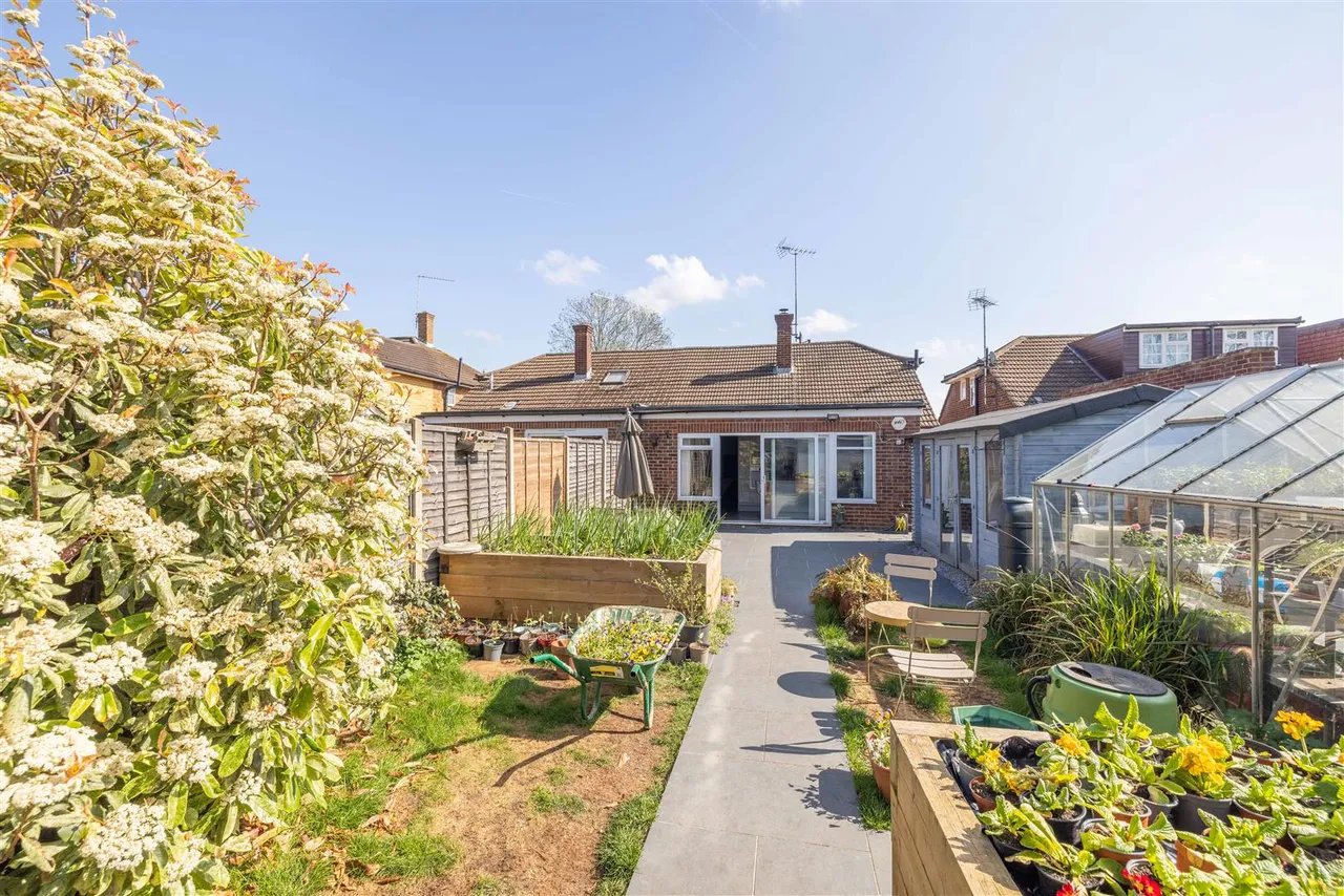 Grove Close, Old Windsor, Windsor, SL4 2LY, photo 31