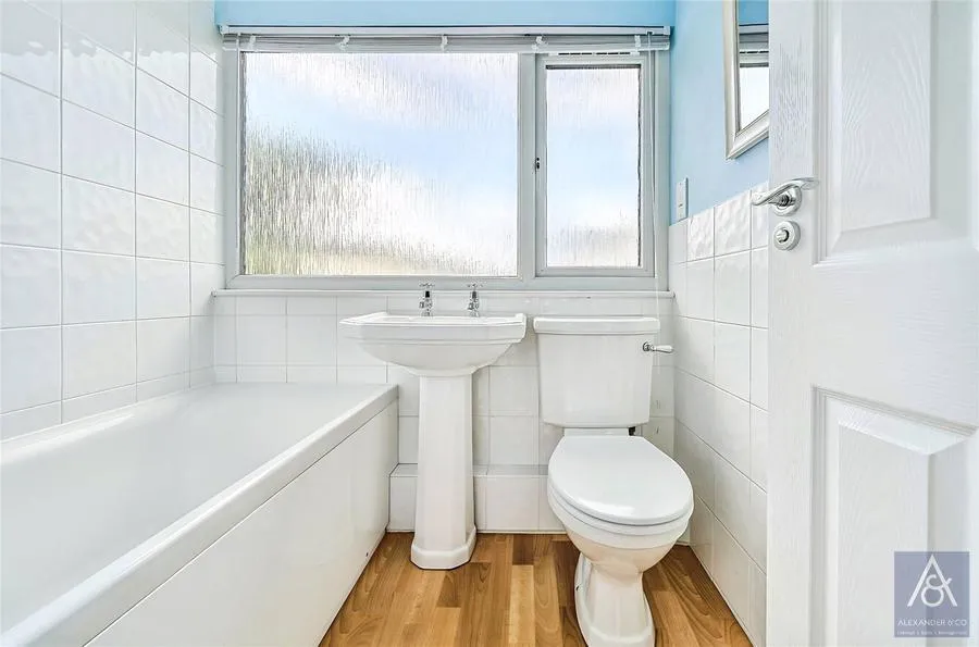 Portfield Close, Buckingham, MK18, photo 13