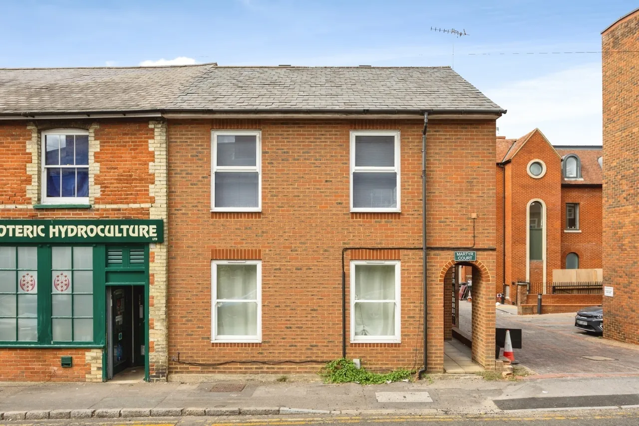 1 bed flat for sale, Martyr Road, Guildford, GU1