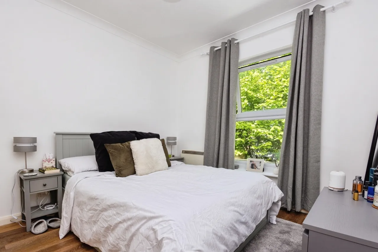 Martyr Road, Guildford, GU1, photo 28