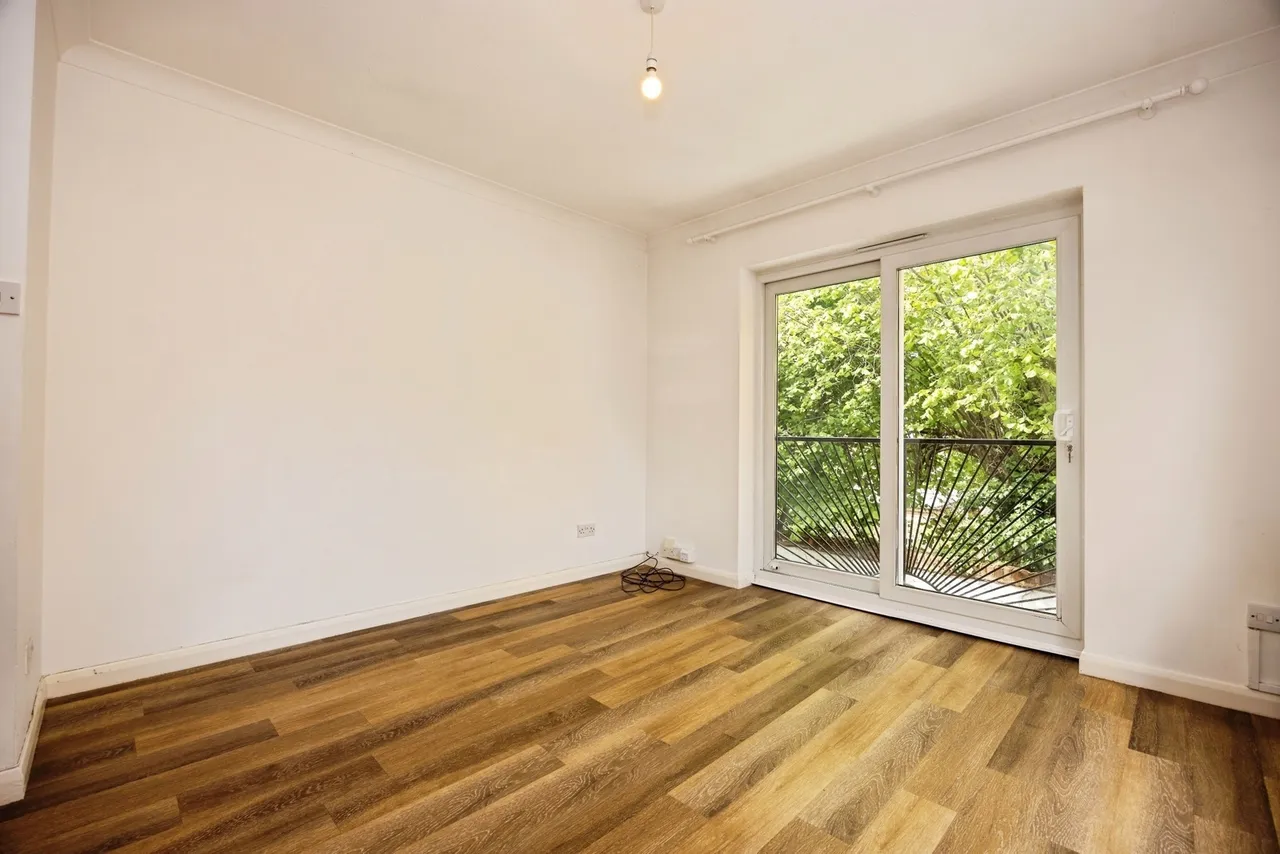 Martyr Road, Guildford, GU1, photo 4