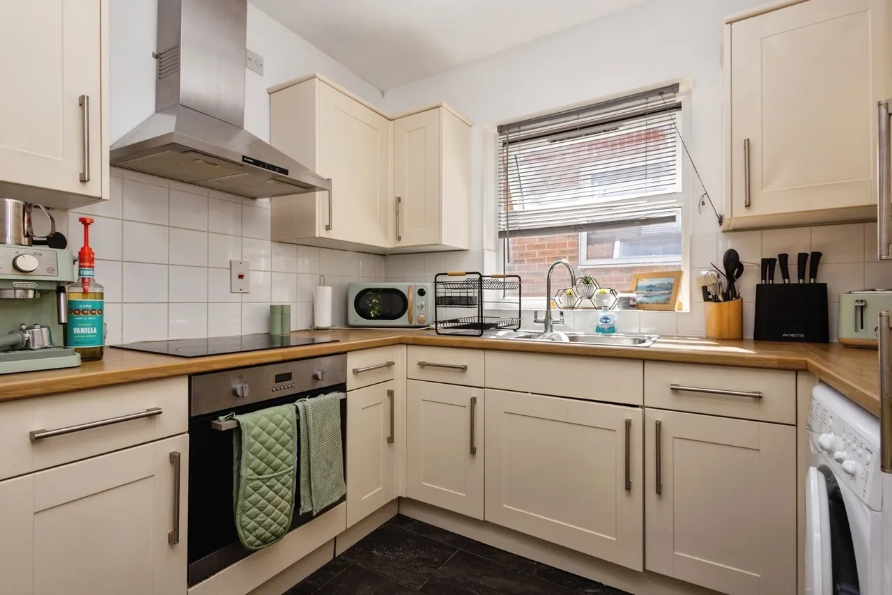 Martyr Road, Guildford, GU1, photo 16