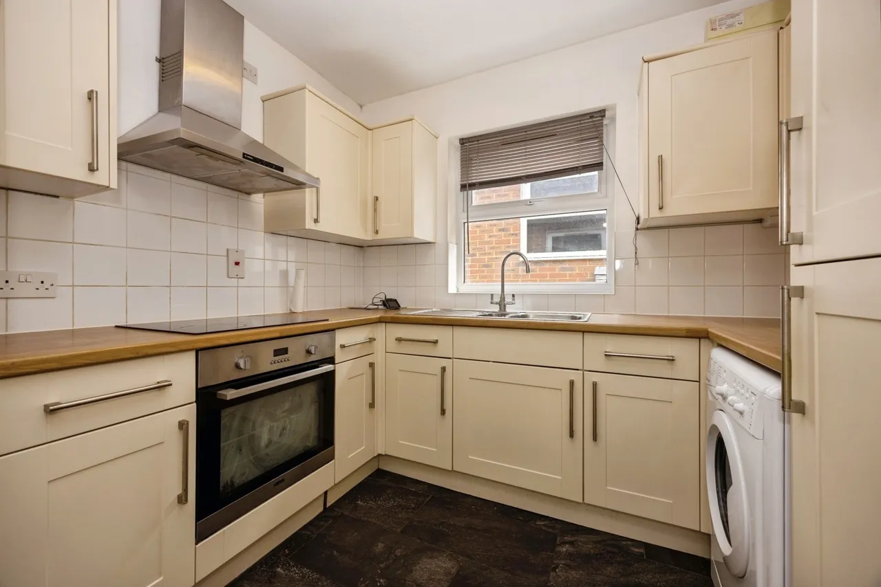 Martyr Road, Guildford, GU1, photo 30