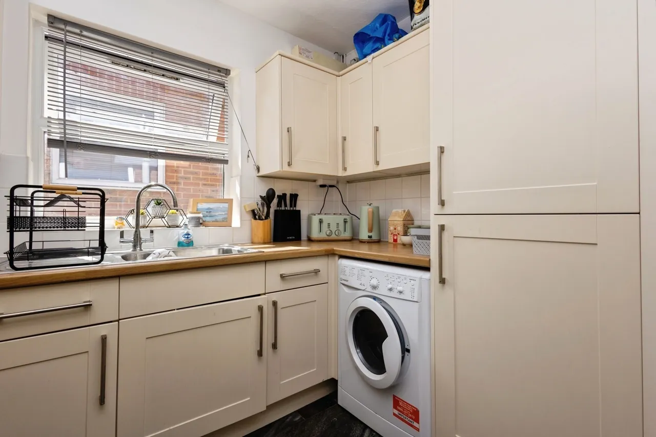 Martyr Road, Guildford, GU1, photo 29