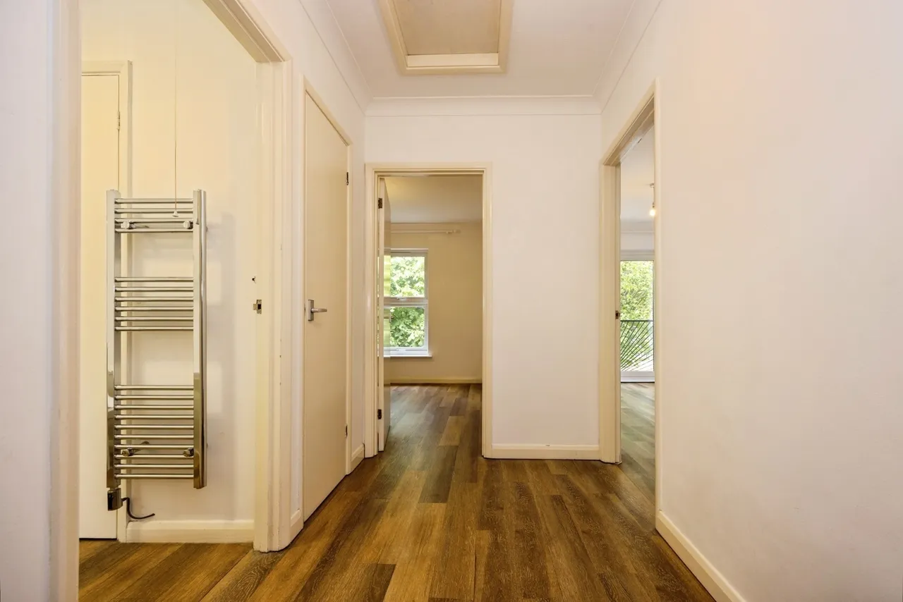 Martyr Road, Guildford, GU1, photo 43