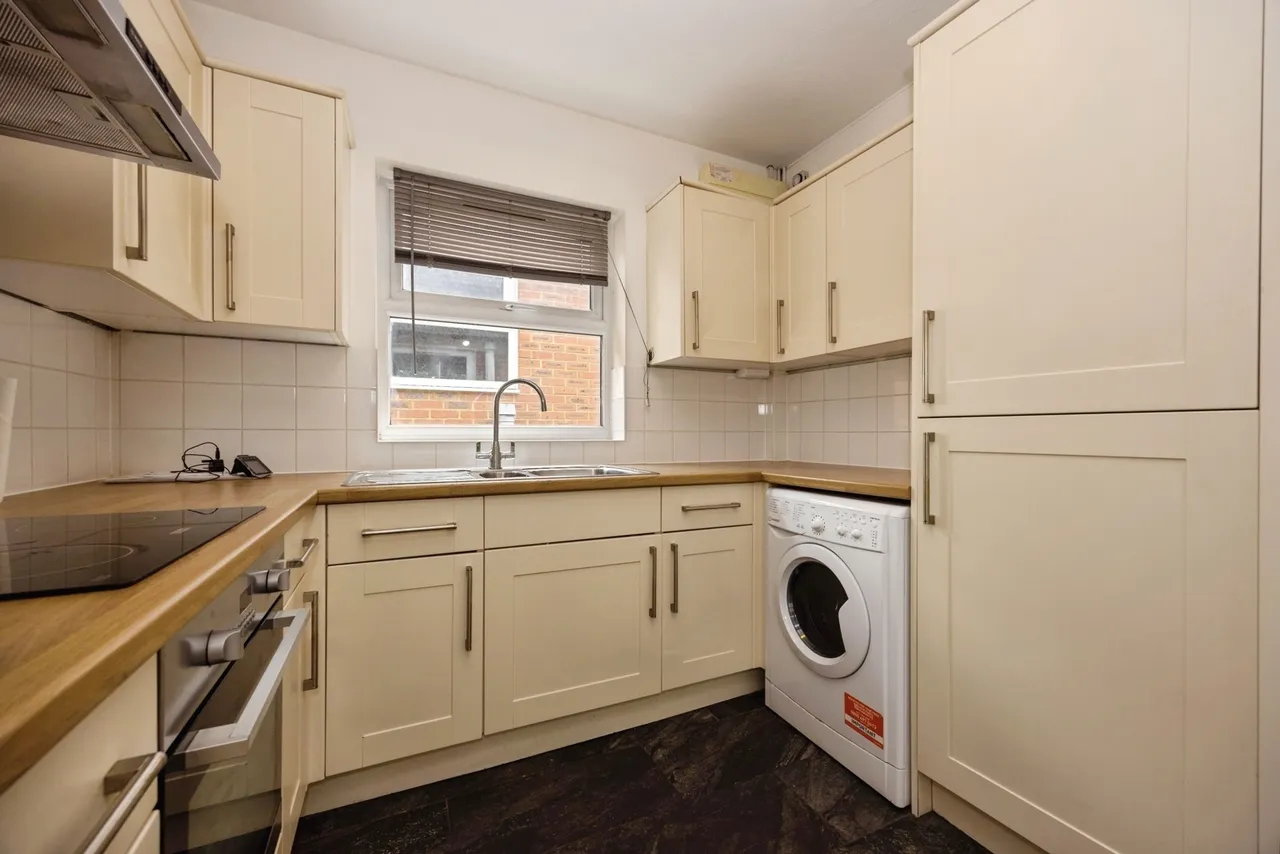 Martyr Road, Guildford, GU1, photo 31