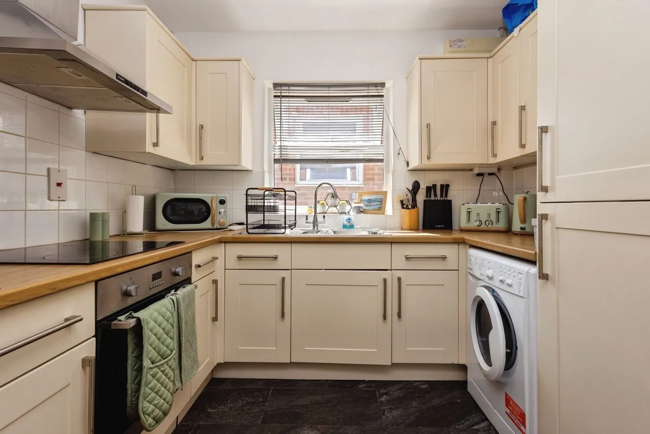 Martyr Road, Guildford, GU1, photo 24