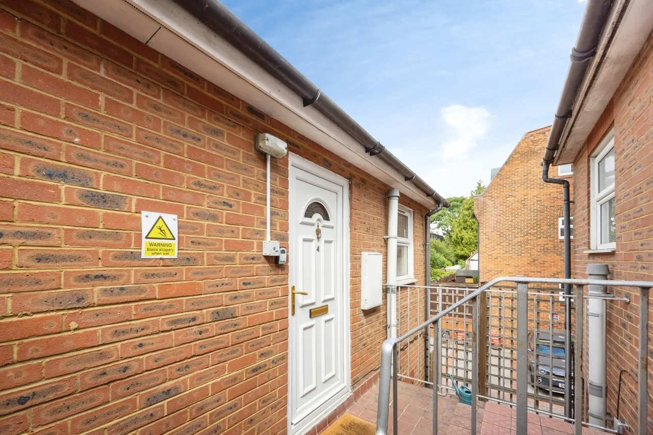 Martyr Road, Guildford, GU1, photo 33