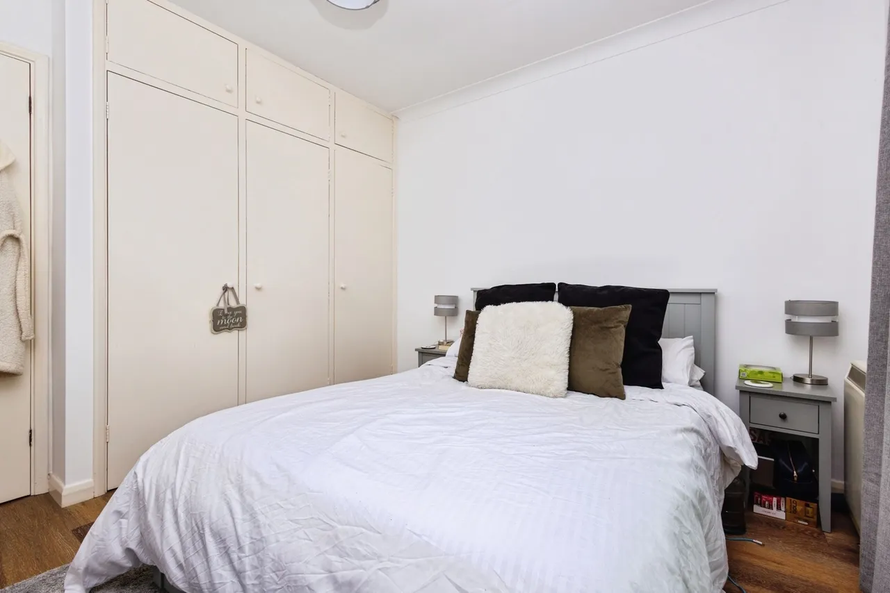Martyr Road, Guildford, GU1, photo 22