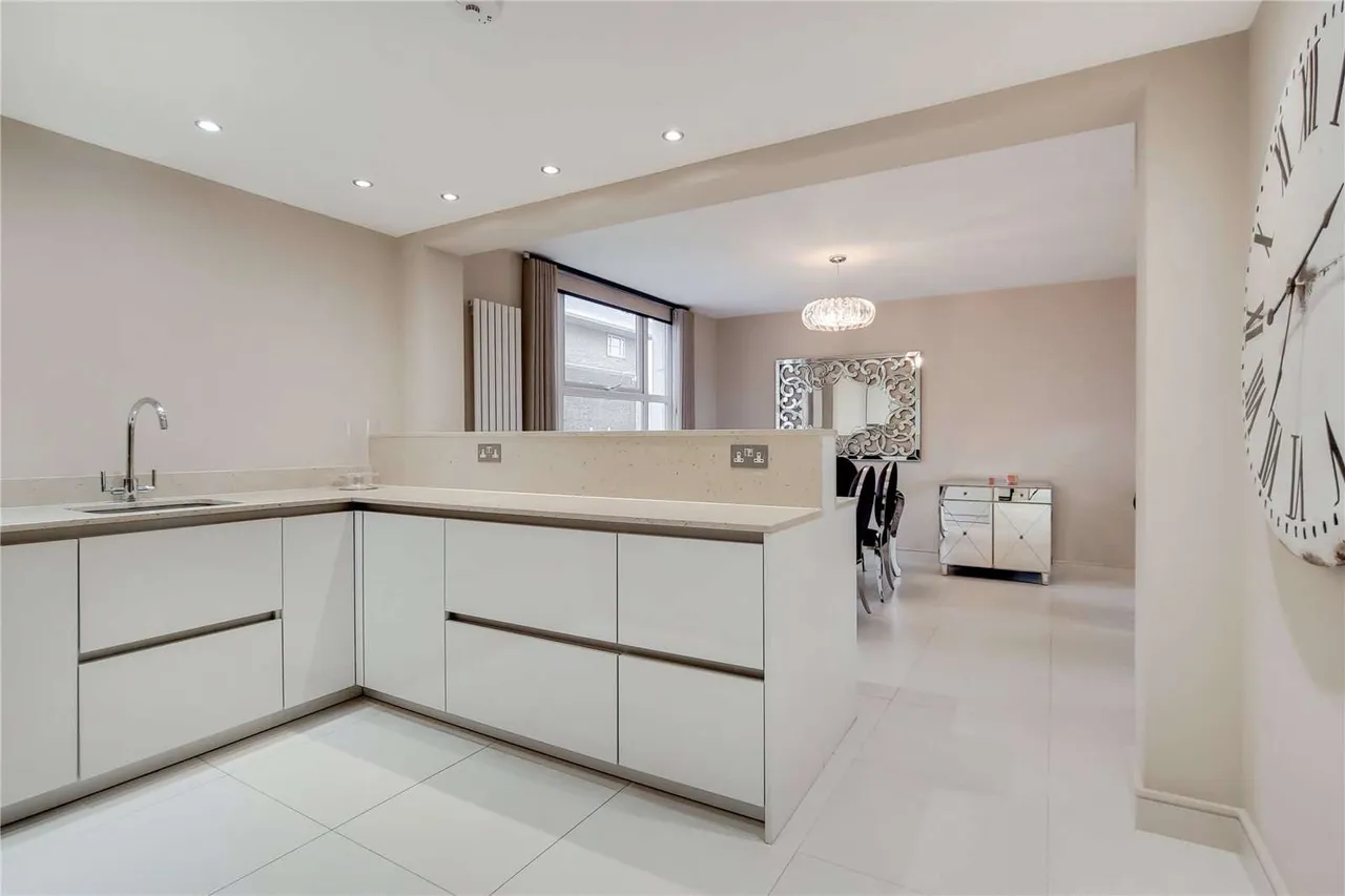 Boydell Court, St. John's Wood Park, London, NW8 6NJ, photo 2