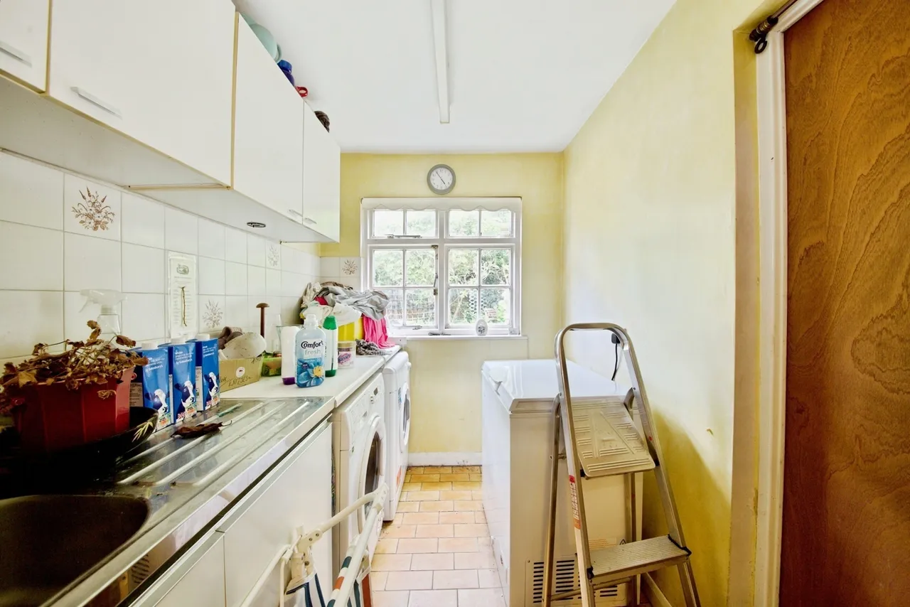 Meadgate Avenue, WOODFORD GREEN, Essex, IG8, photo 8