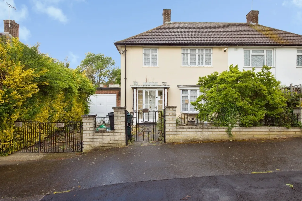 Meadgate Avenue, WOODFORD GREEN, Essex, IG8, photo 12