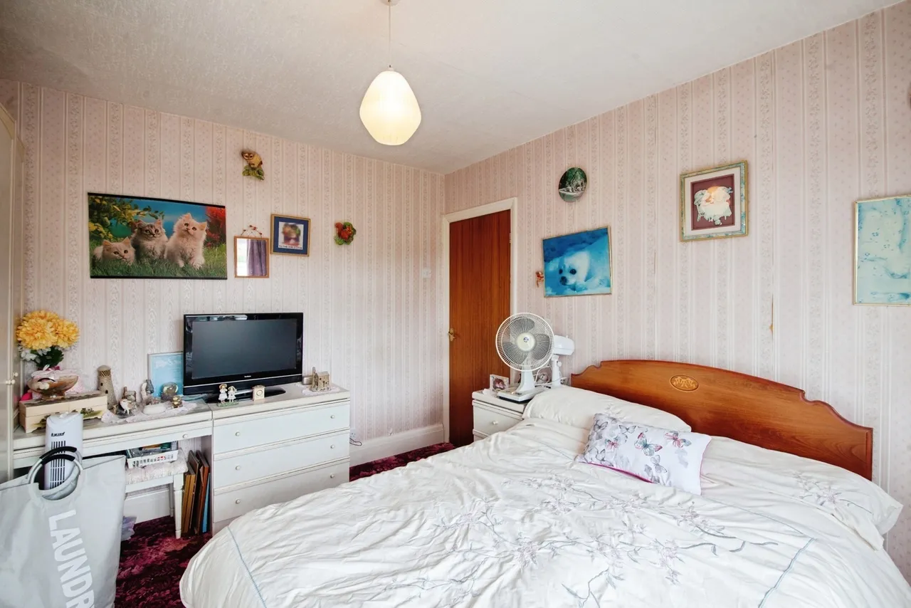 Springwood Lane, High Green, Sheffield, S35, photo 16