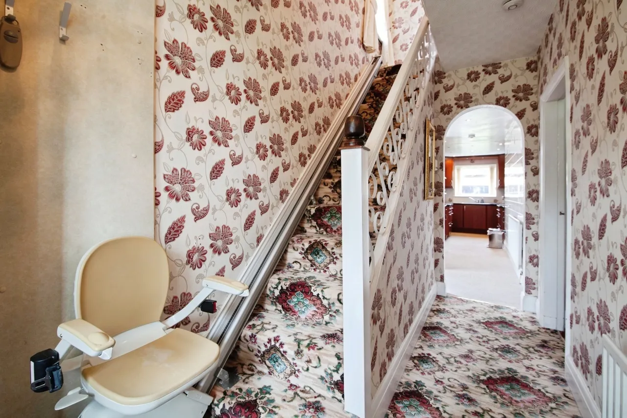 Springwood Lane, High Green, Sheffield, S35, photo 12