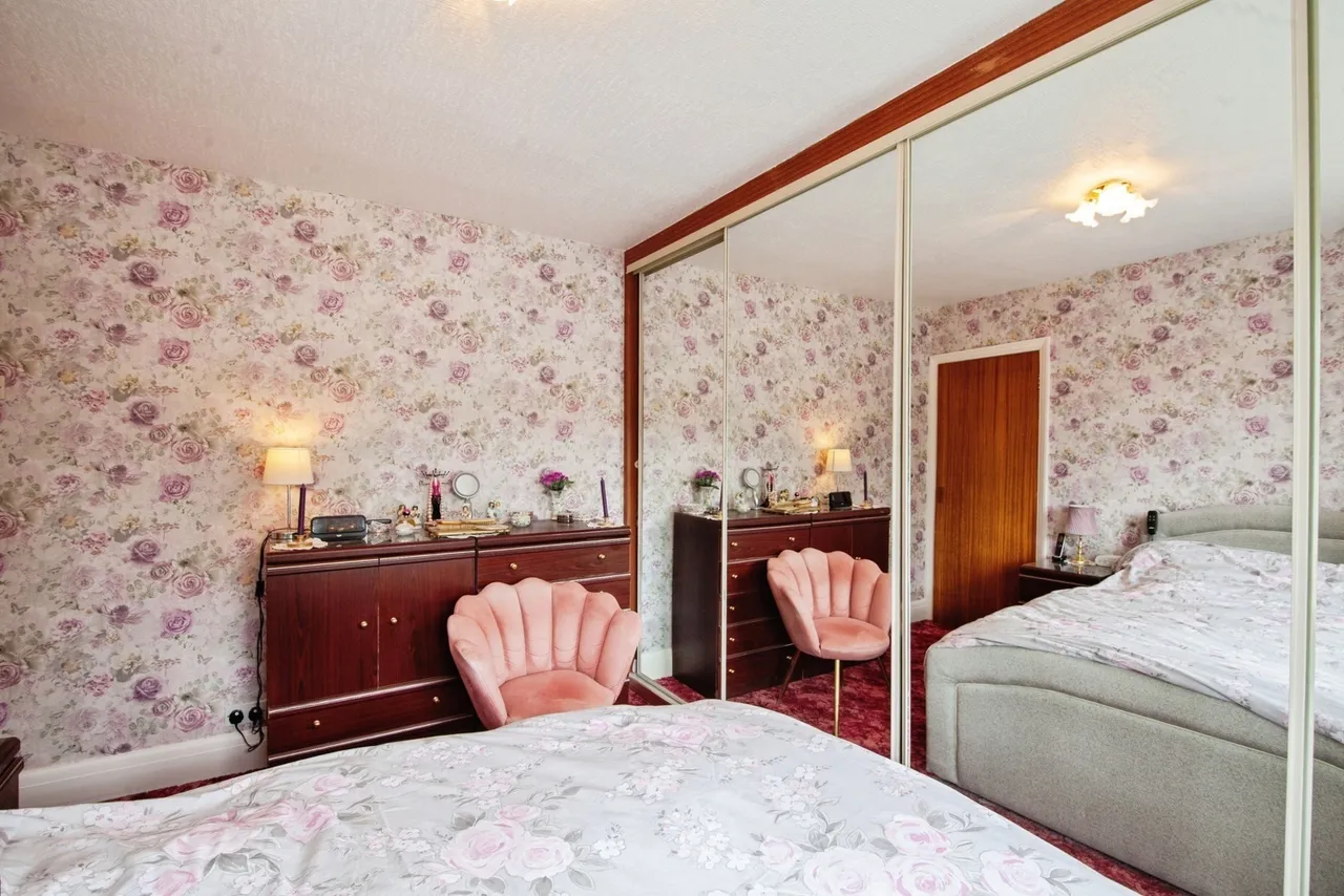 Springwood Lane, High Green, Sheffield, S35, photo 14