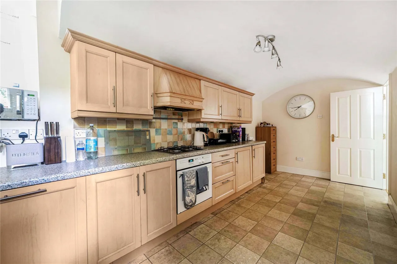 Pittville Lawn, Cheltenham, GL52, photo 9
