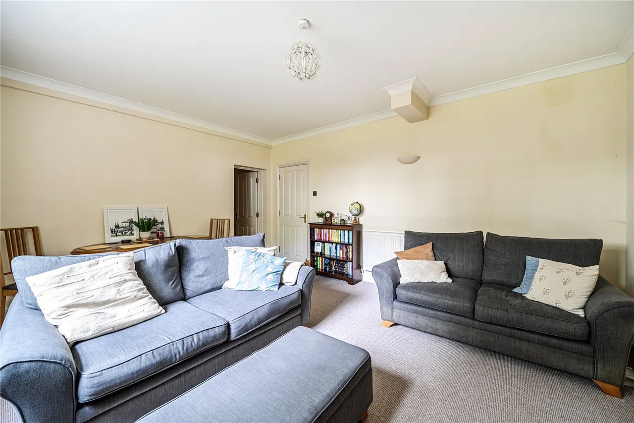 Pittville Lawn, Cheltenham, GL52, photo 4