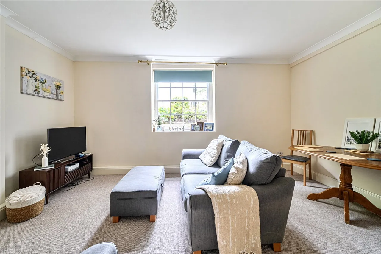 Pittville Lawn, Cheltenham, GL52, photo 5