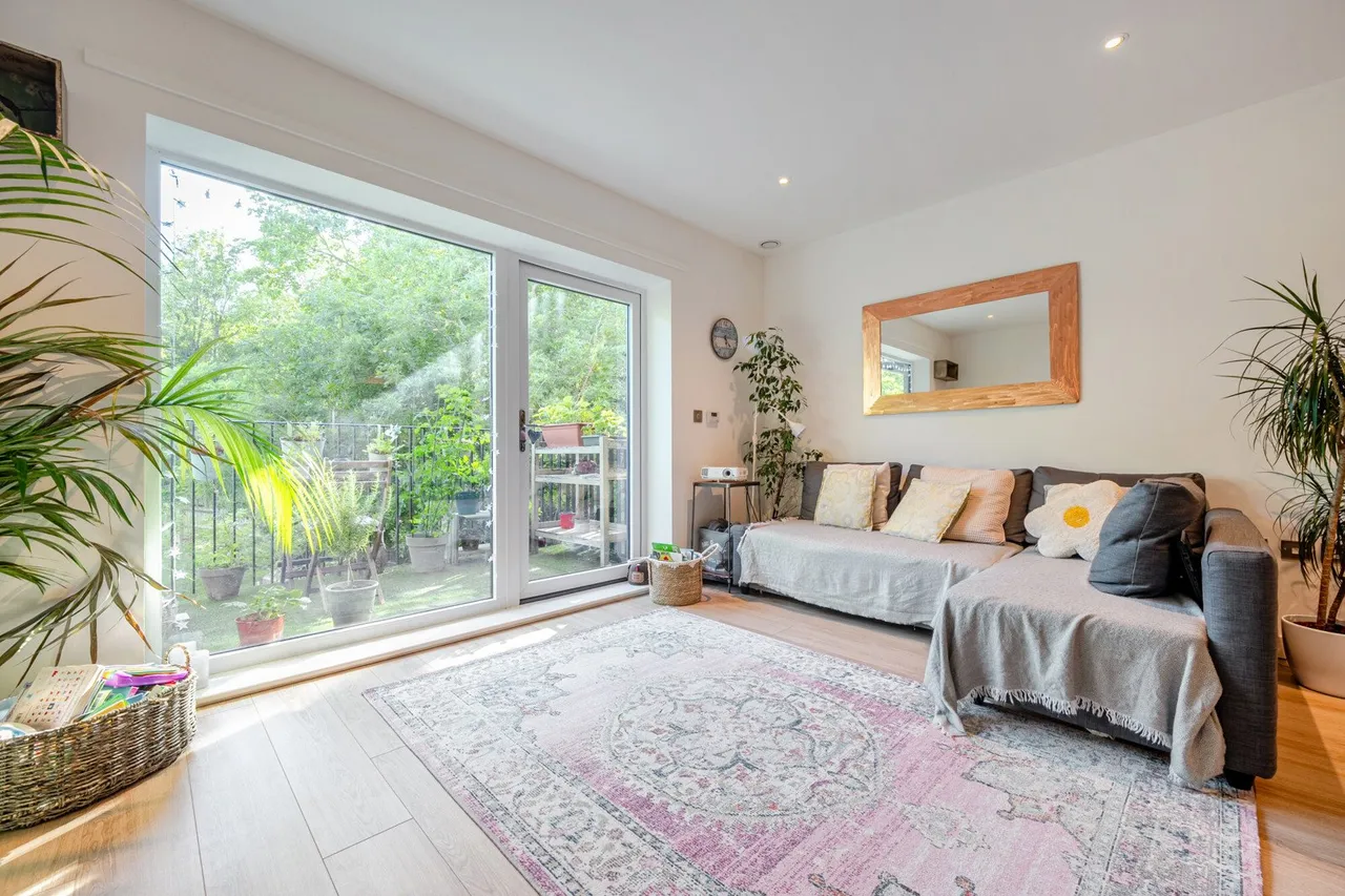 Brumwell Avenue, Woolwich, SE18, photo 12