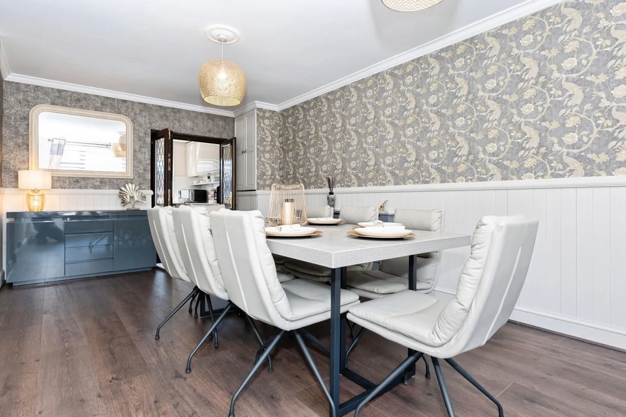 Foyle Drive, SOUTH OCKENDON, Essex, RM15, photo 6