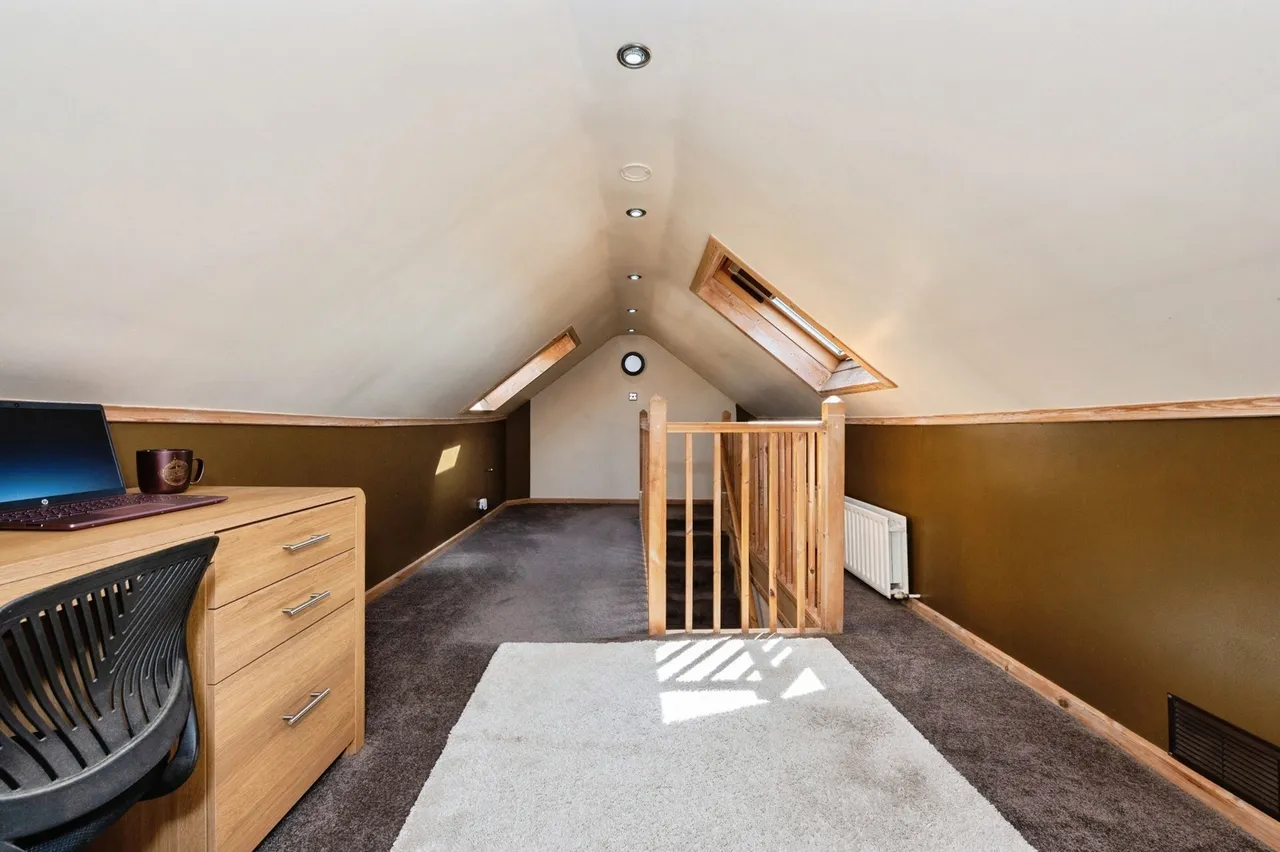 Foyle Drive, SOUTH OCKENDON, Essex, RM15, photo 22