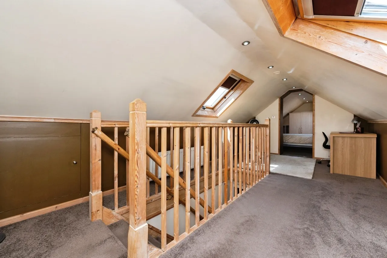 Foyle Drive, SOUTH OCKENDON, Essex, RM15, photo 21