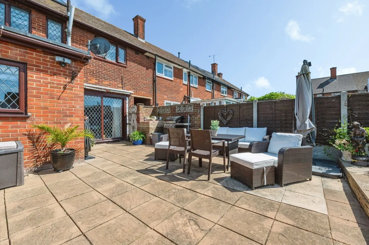Foyle Drive, SOUTH OCKENDON, Essex, RM15, photo 23