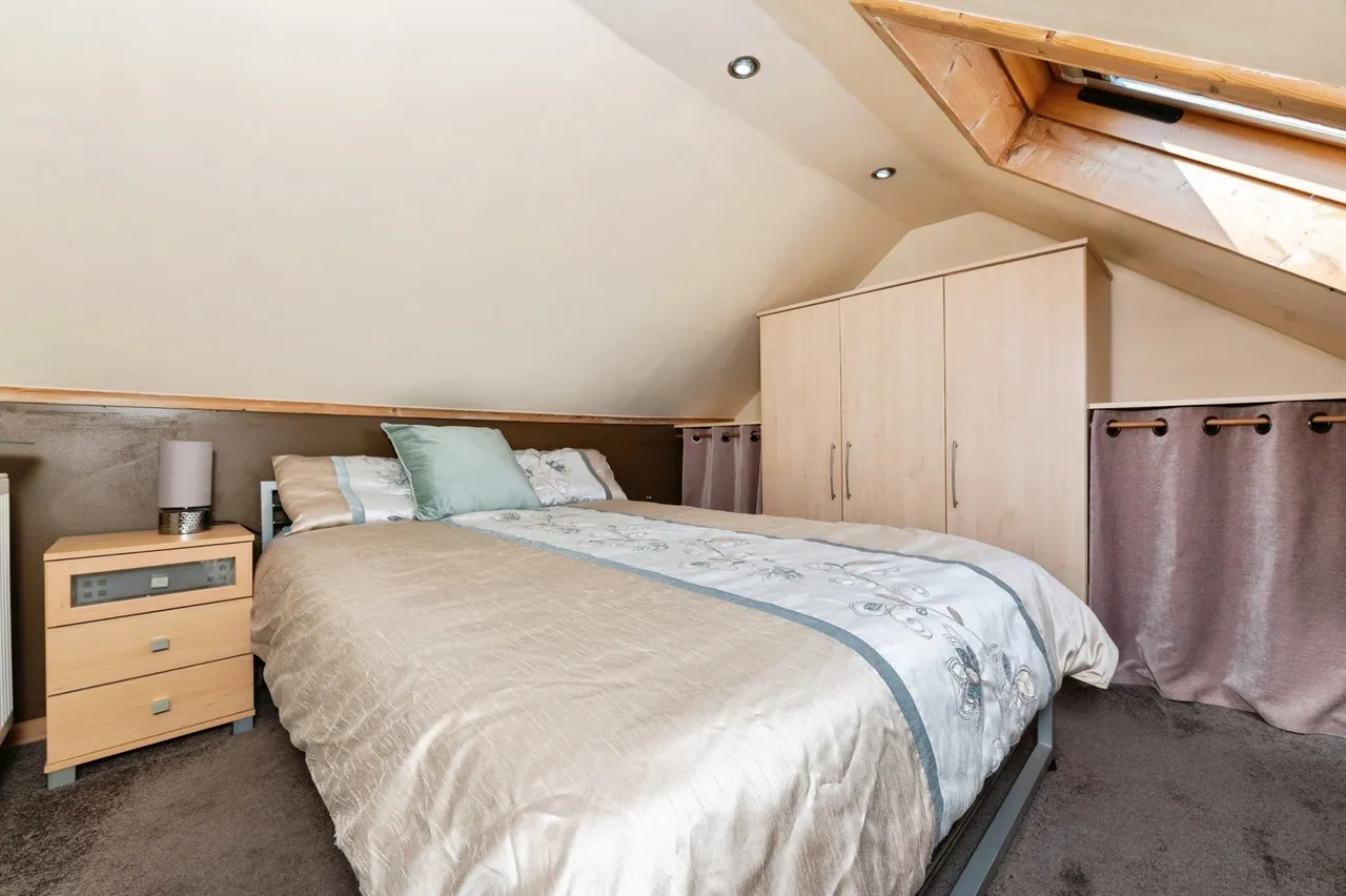 Foyle Drive, SOUTH OCKENDON, Essex, RM15, photo 20