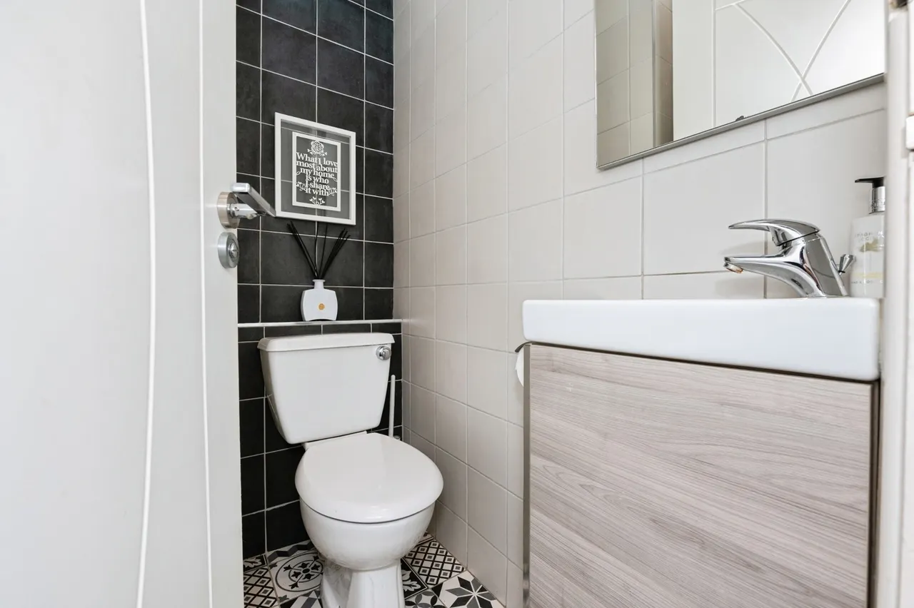 Foyle Drive, SOUTH OCKENDON, Essex, RM15, photo 11