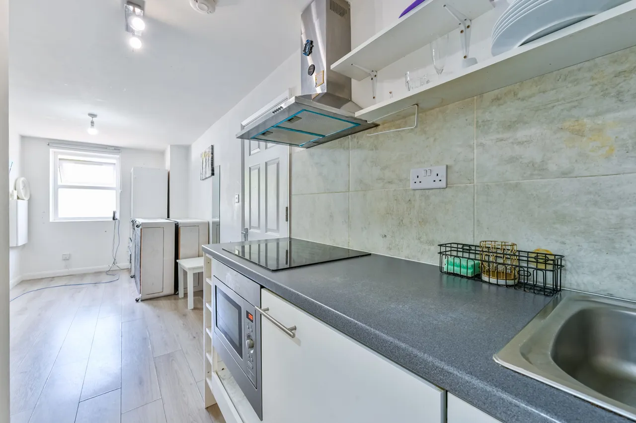 67a Malmesbury Road, London, photo 3