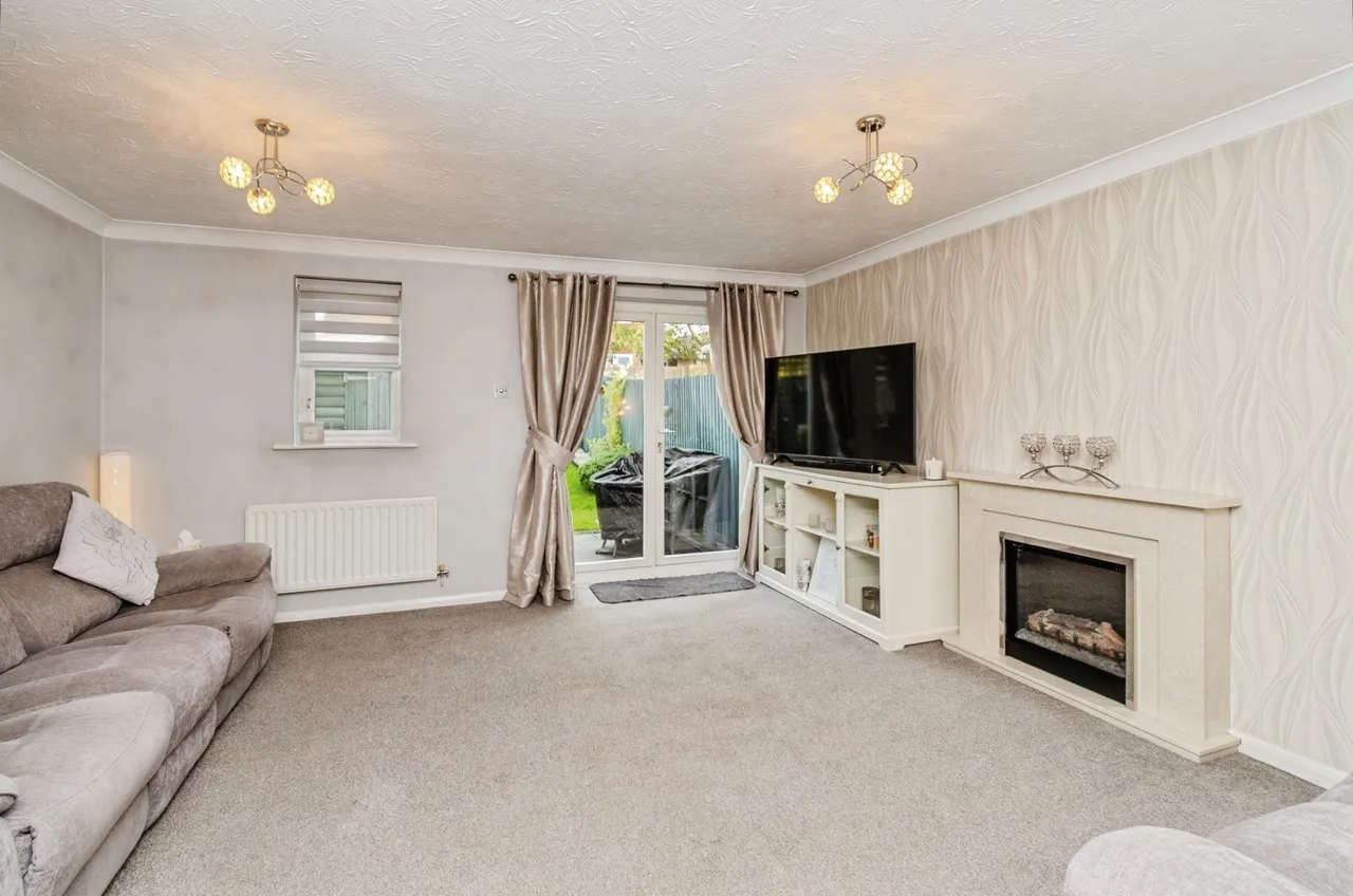 Whitethorn Close, Hednesford, Cannock, Staffordshire, WS12, photo 2