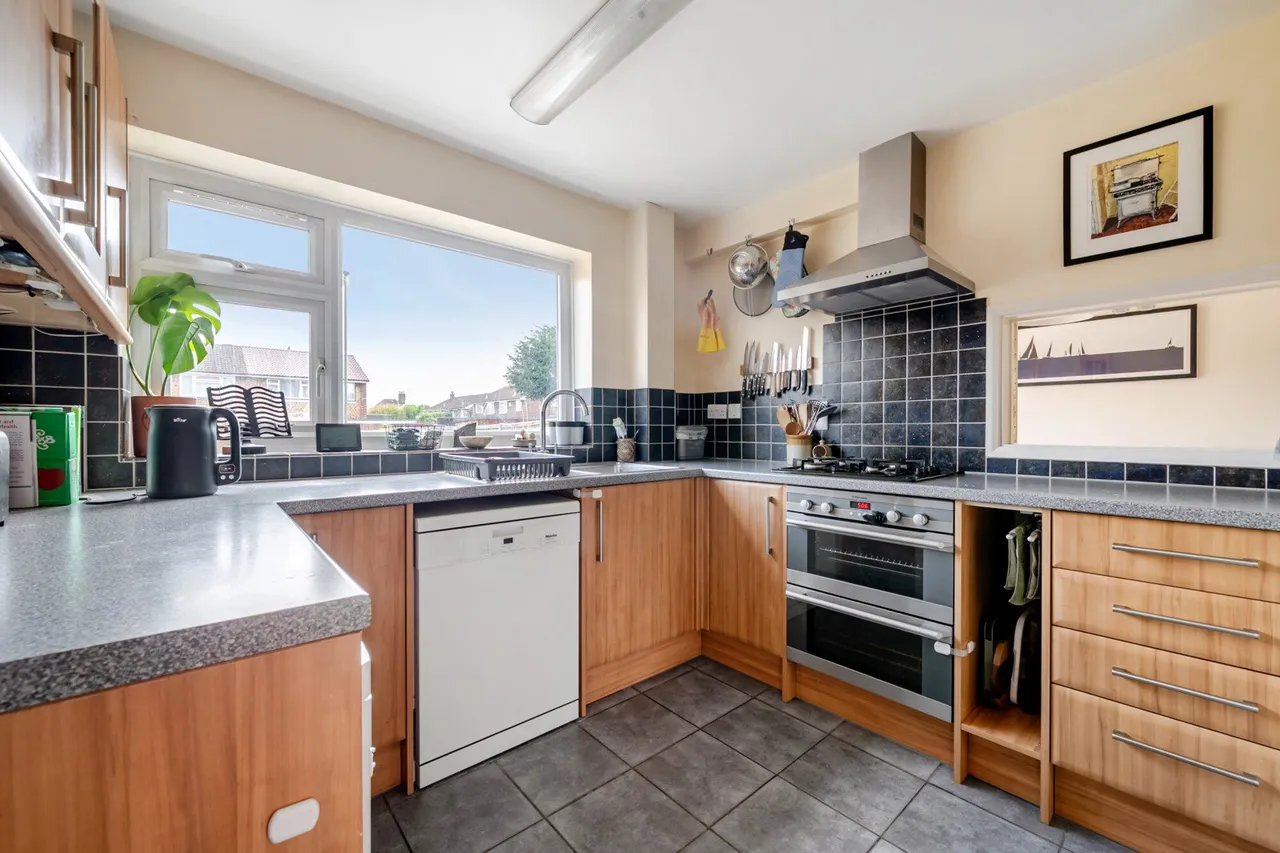 Barham Close, BR2, photo 18
