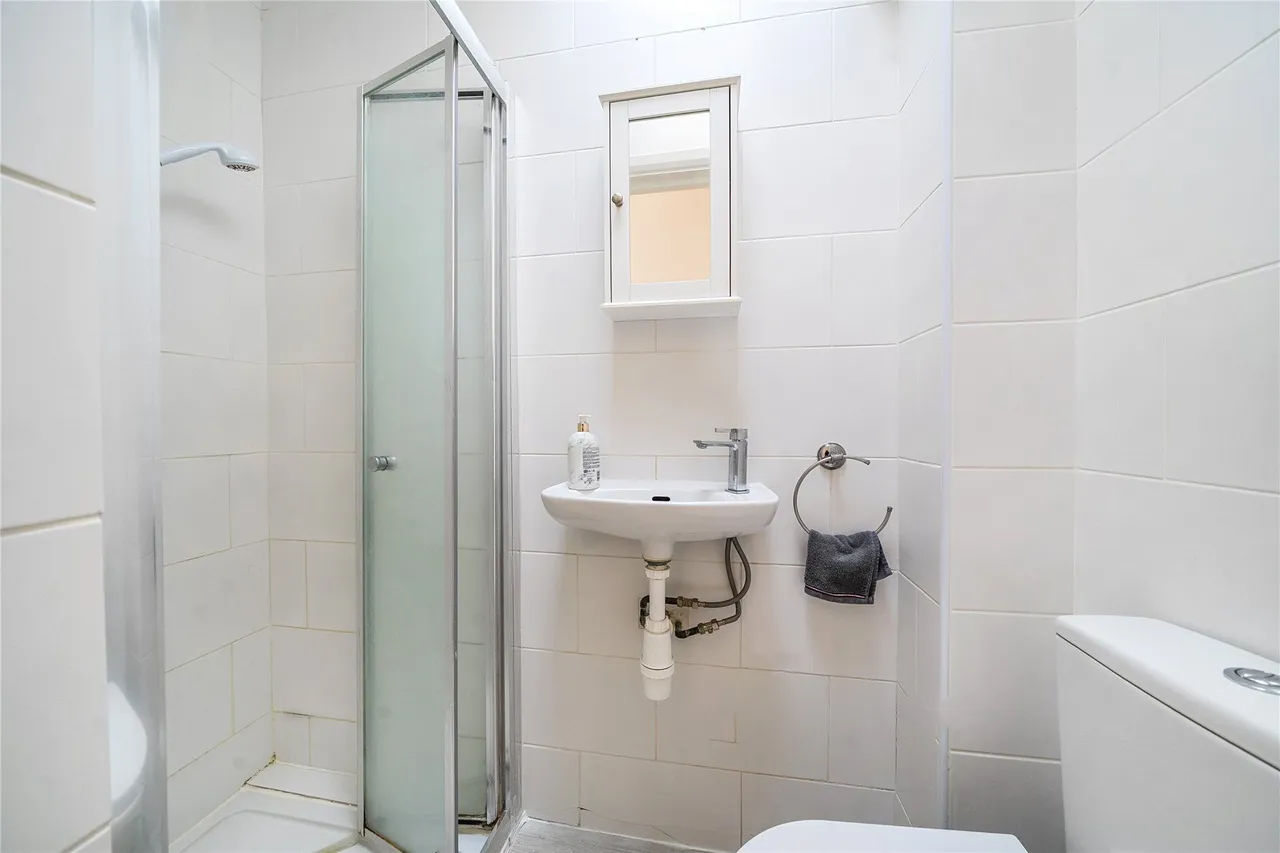 Sidcup Road, London, SE9, photo 12