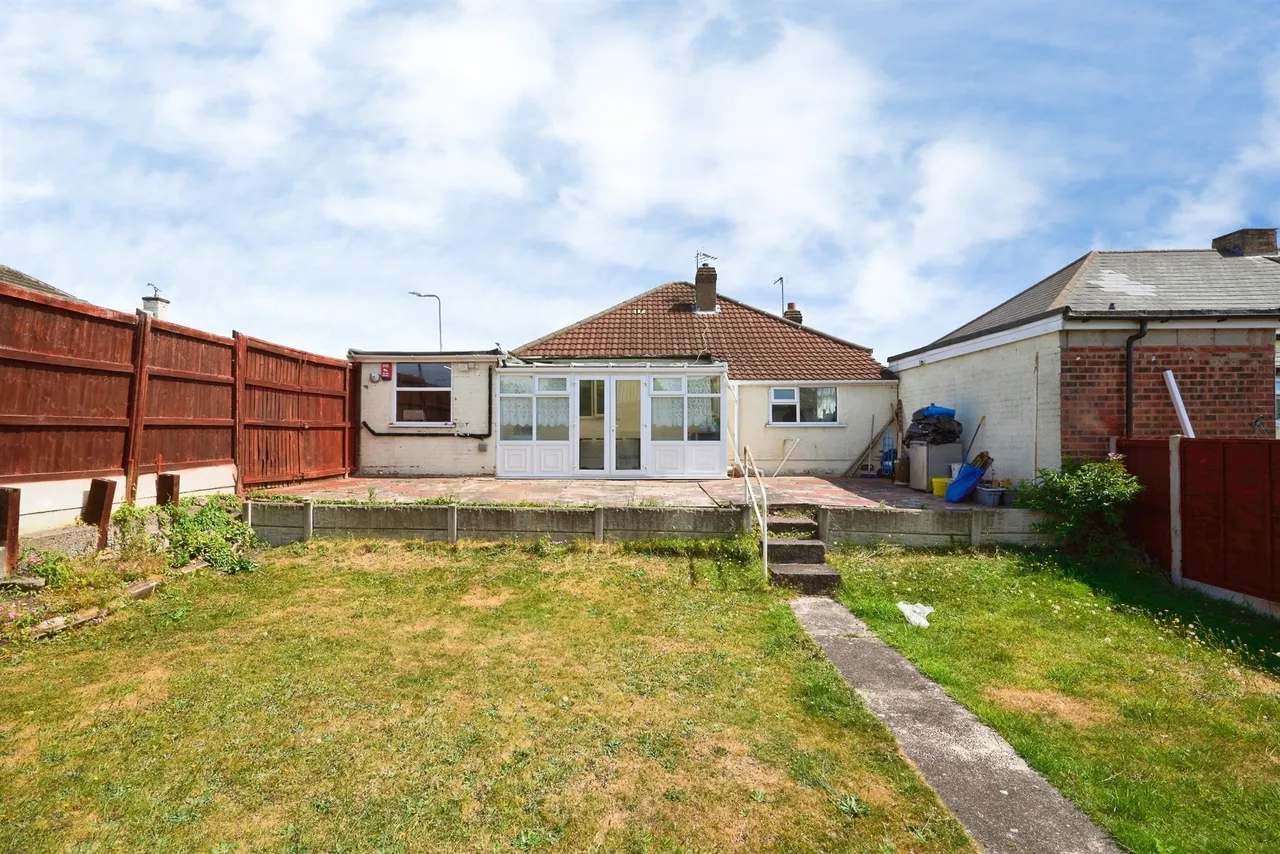 Uplands Avenue, Willenhall, WV13, photo 18