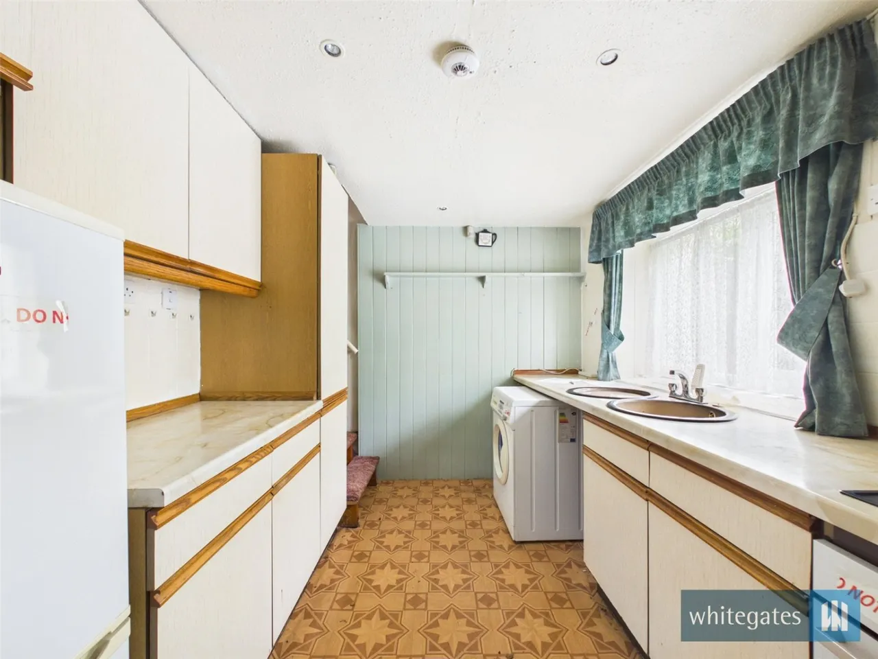 Bradford Road, Idle, BD10, photo 6