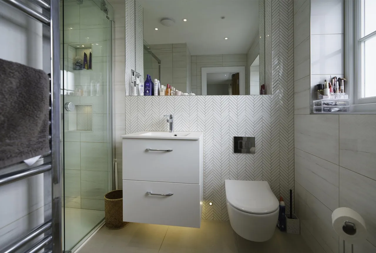 Bostocks Close, Cranleigh, GU6, photo 26