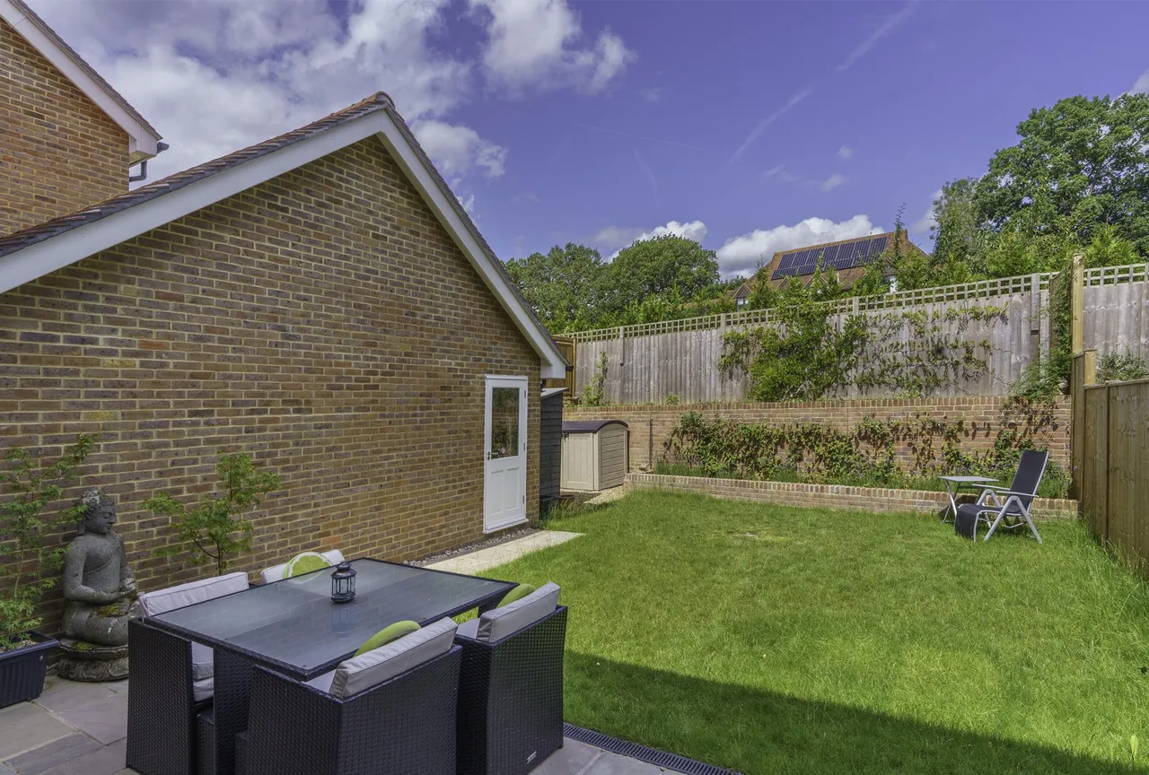 Bostocks Close, Cranleigh, GU6, photo 35