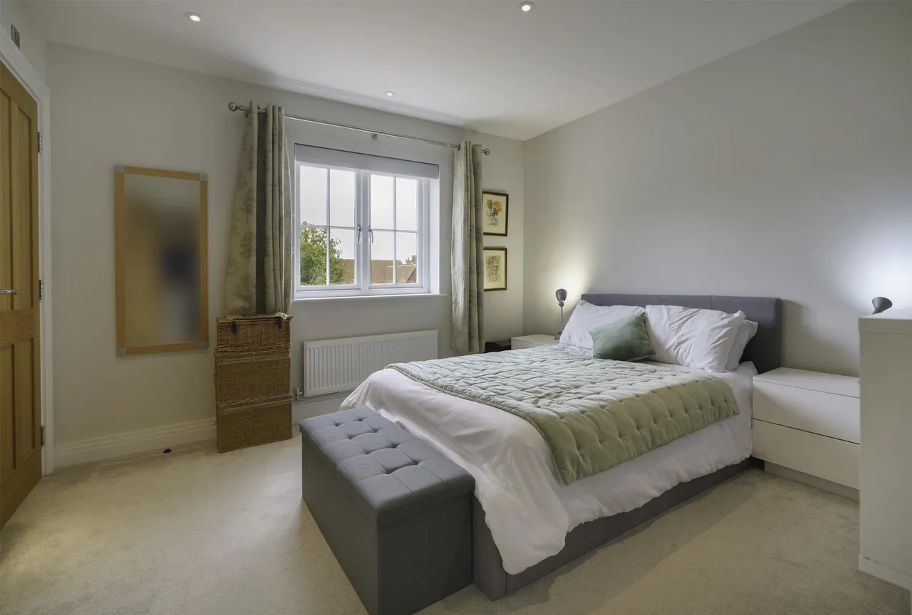 Bostocks Close, Cranleigh, GU6, photo 16