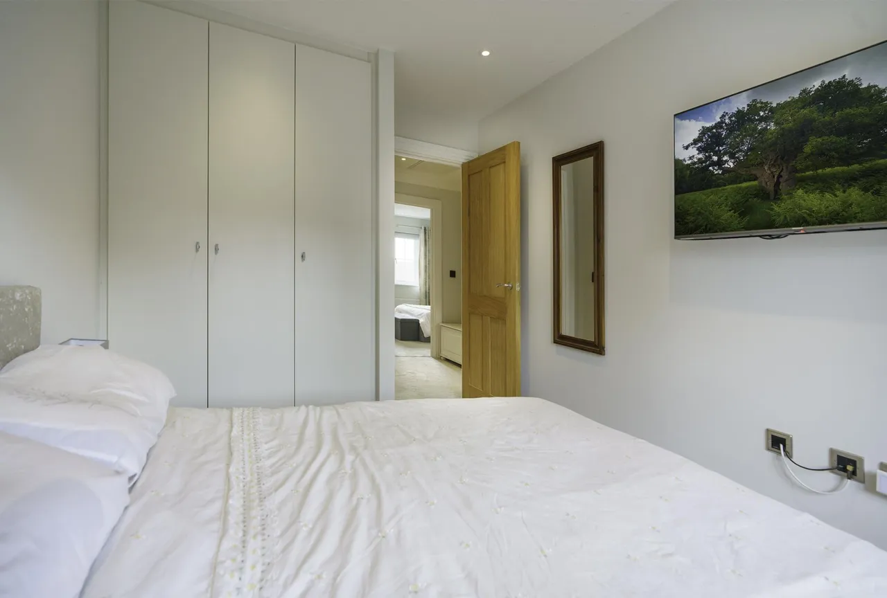 Bostocks Close, Cranleigh, GU6, photo 20