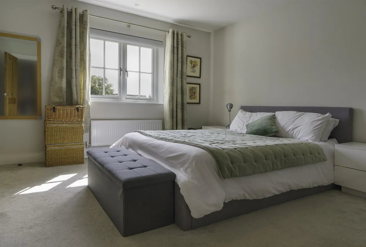 Bostocks Close, Cranleigh, GU6, photo 14