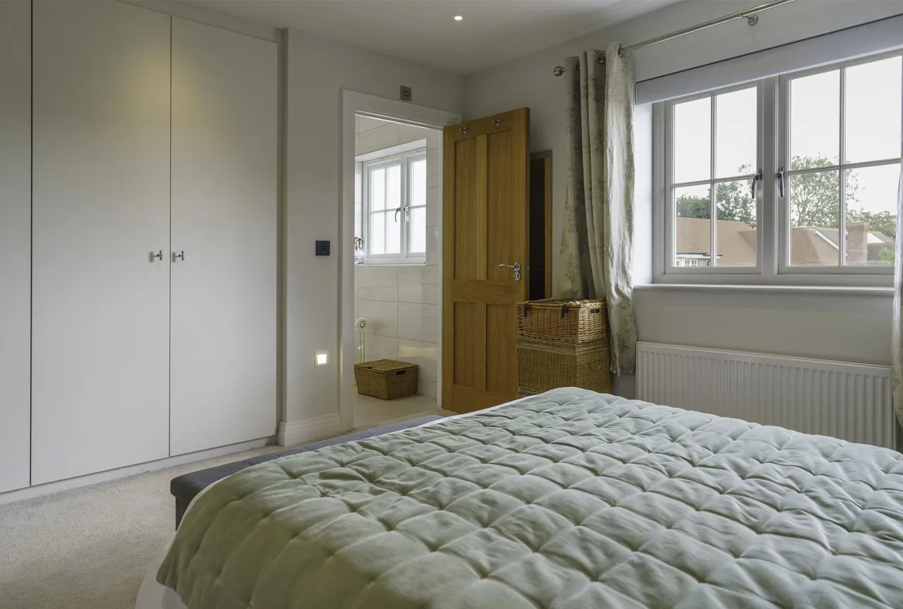 Bostocks Close, Cranleigh, GU6, photo 17