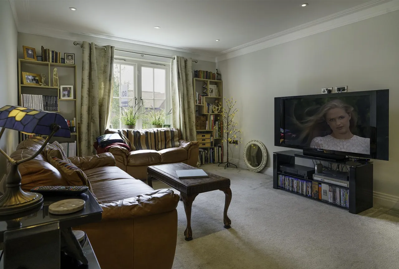 Bostocks Close, Cranleigh, GU6, photo 11