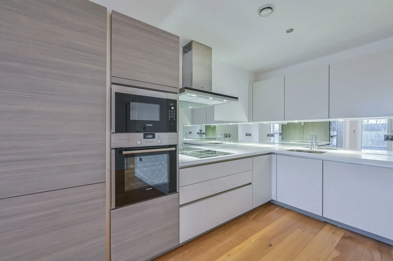 Apartment 32, Glenbrook Apartments, London, photo 3