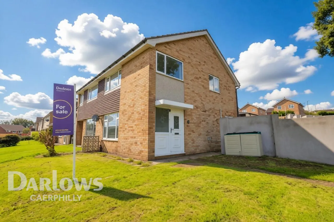 3 bed house for sale, Carmarthen Court, Caerphilly