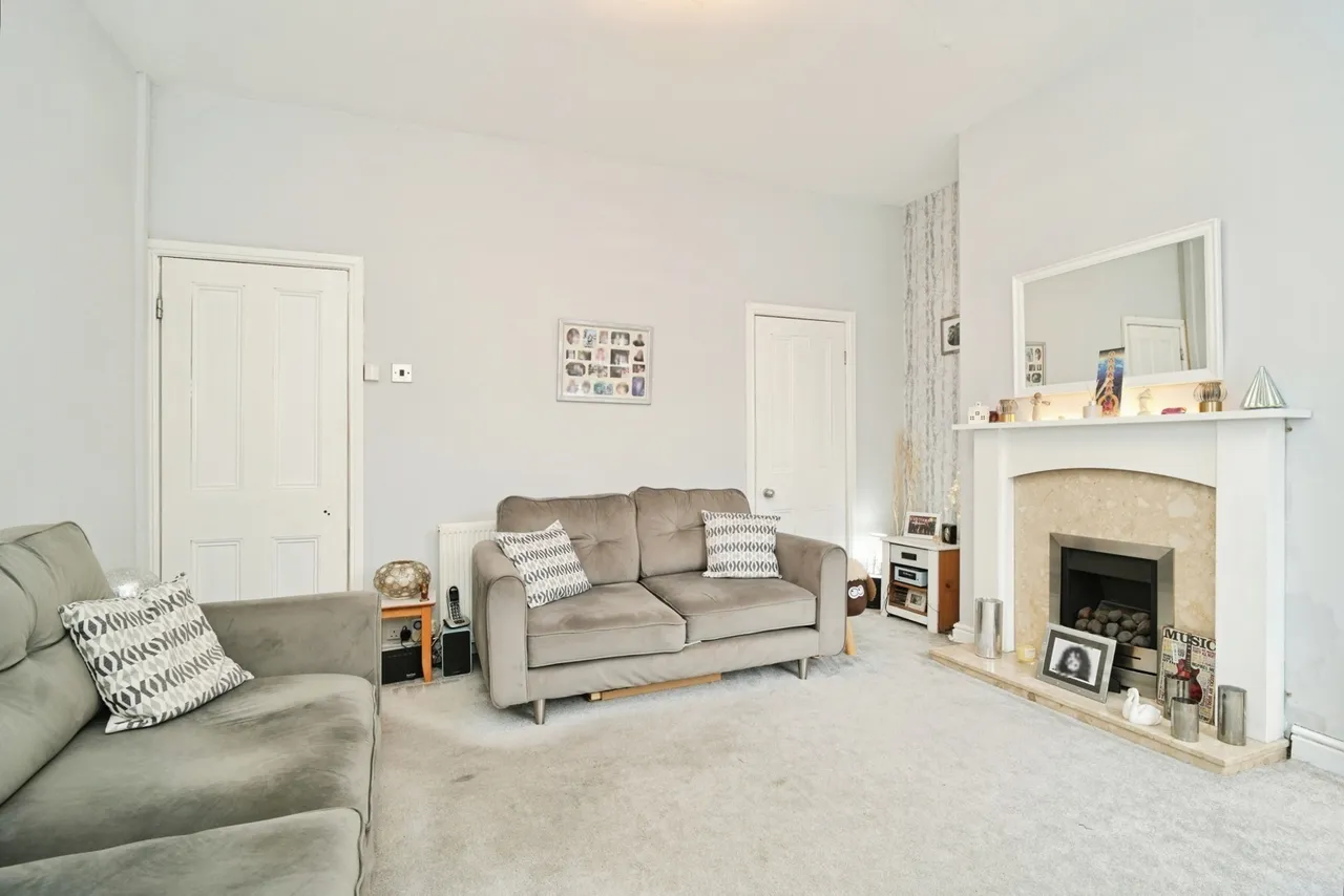 Charles Street, MANCHESTER, Lancashire, M27, photo 3