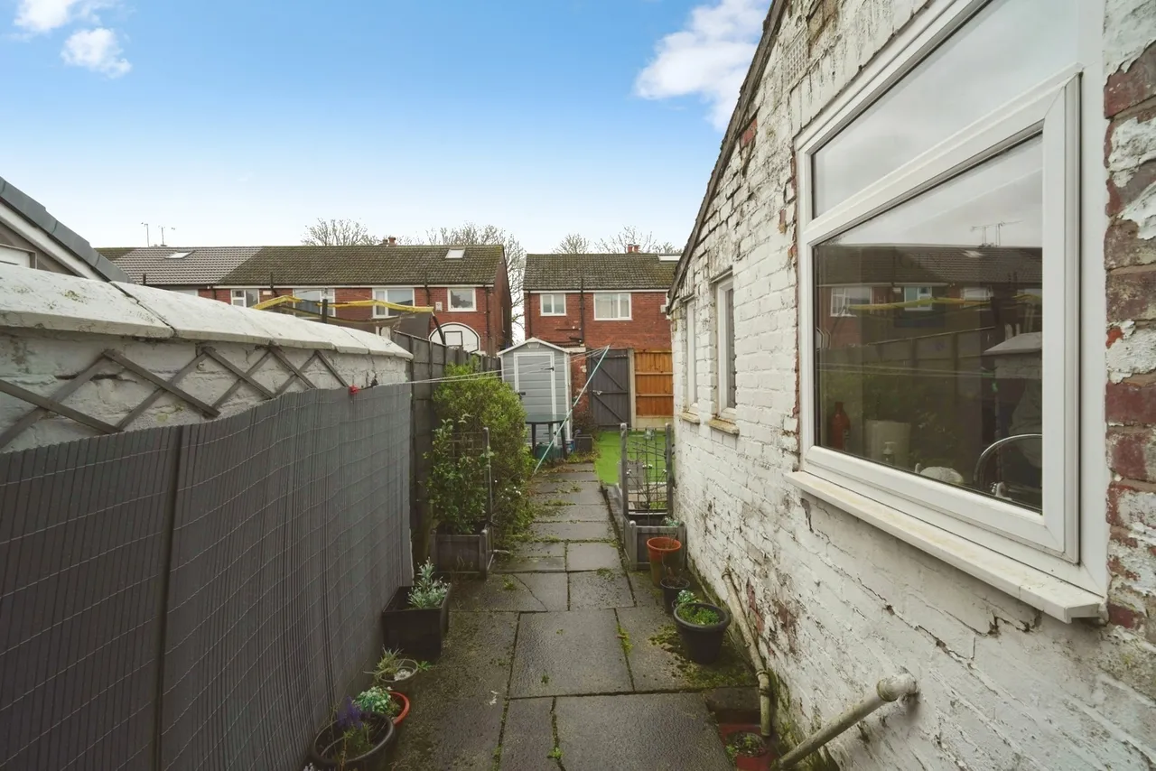 Charles Street, MANCHESTER, Lancashire, M27, photo 17