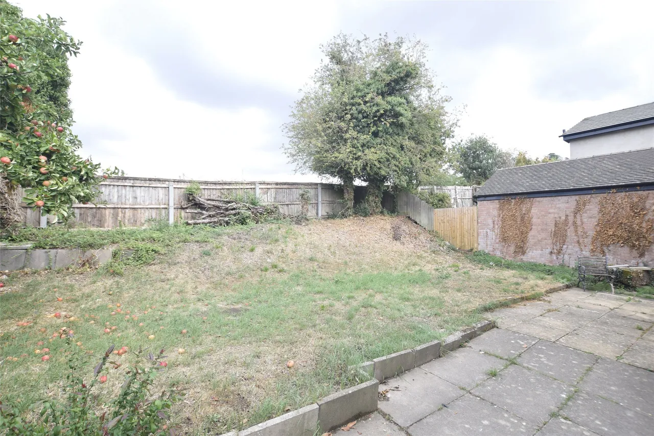 Wessex Drive, Cheltenham, GL52 5AU, photo 9