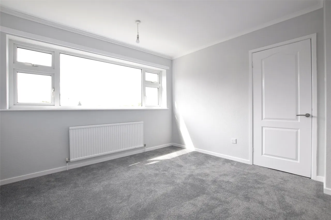 Wessex Drive, Cheltenham, GL52 5AU, photo 3