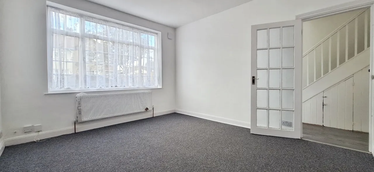 Kingsley Avenue, Southall, UB1, photo 2